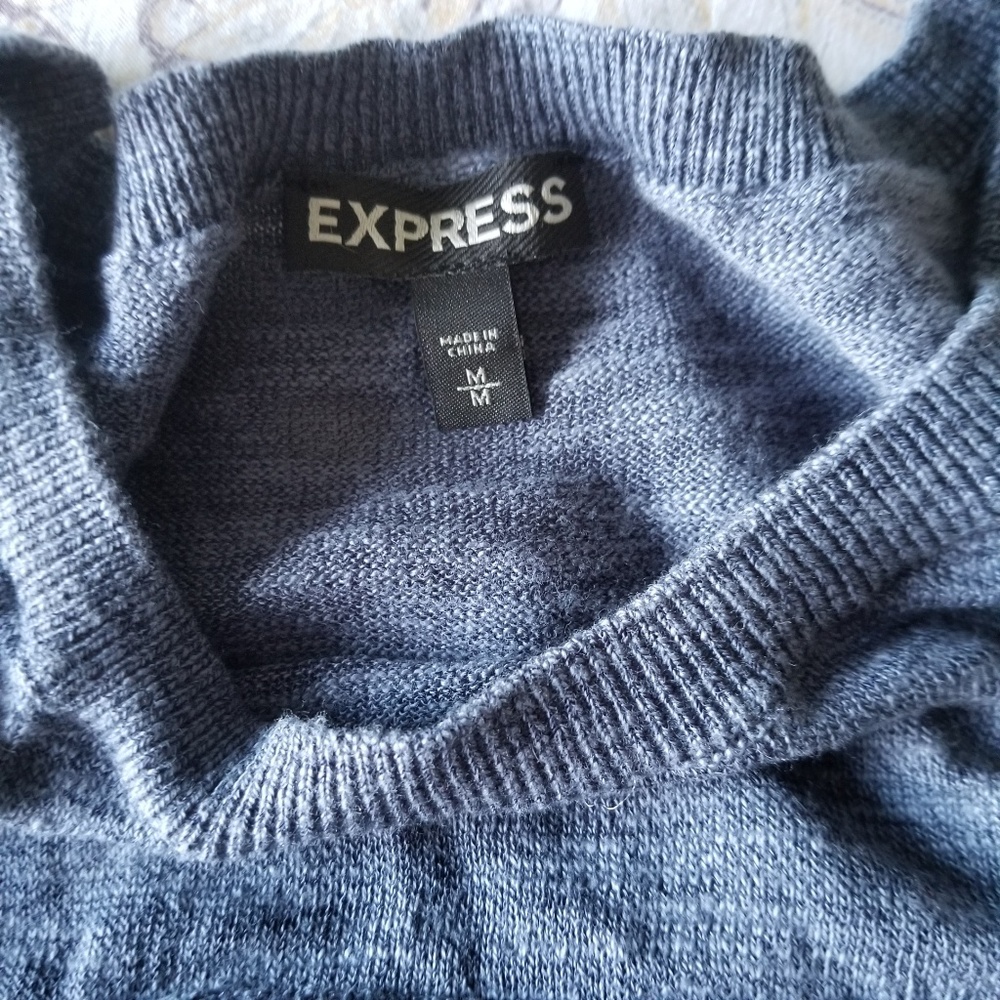 Express Ruffled Cold Shoulder Top - Picture 2 of 4